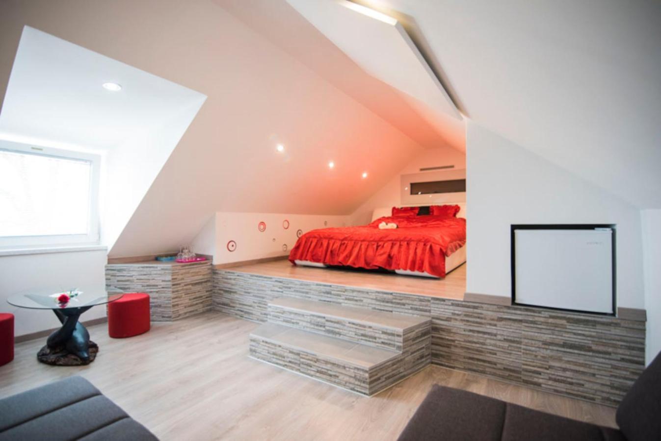 Guesthouse Prenocisca Sirec Птуй Екстериор снимка