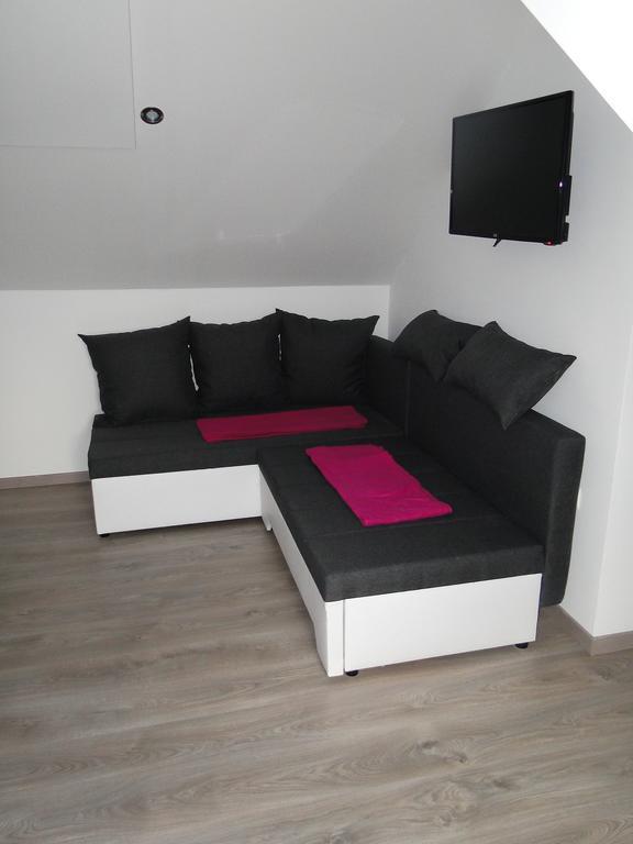 Guesthouse Prenocisca Sirec Птуй Екстериор снимка