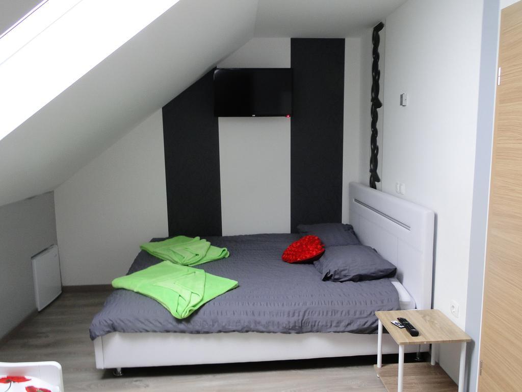 Guesthouse Prenocisca Sirec Птуй Екстериор снимка